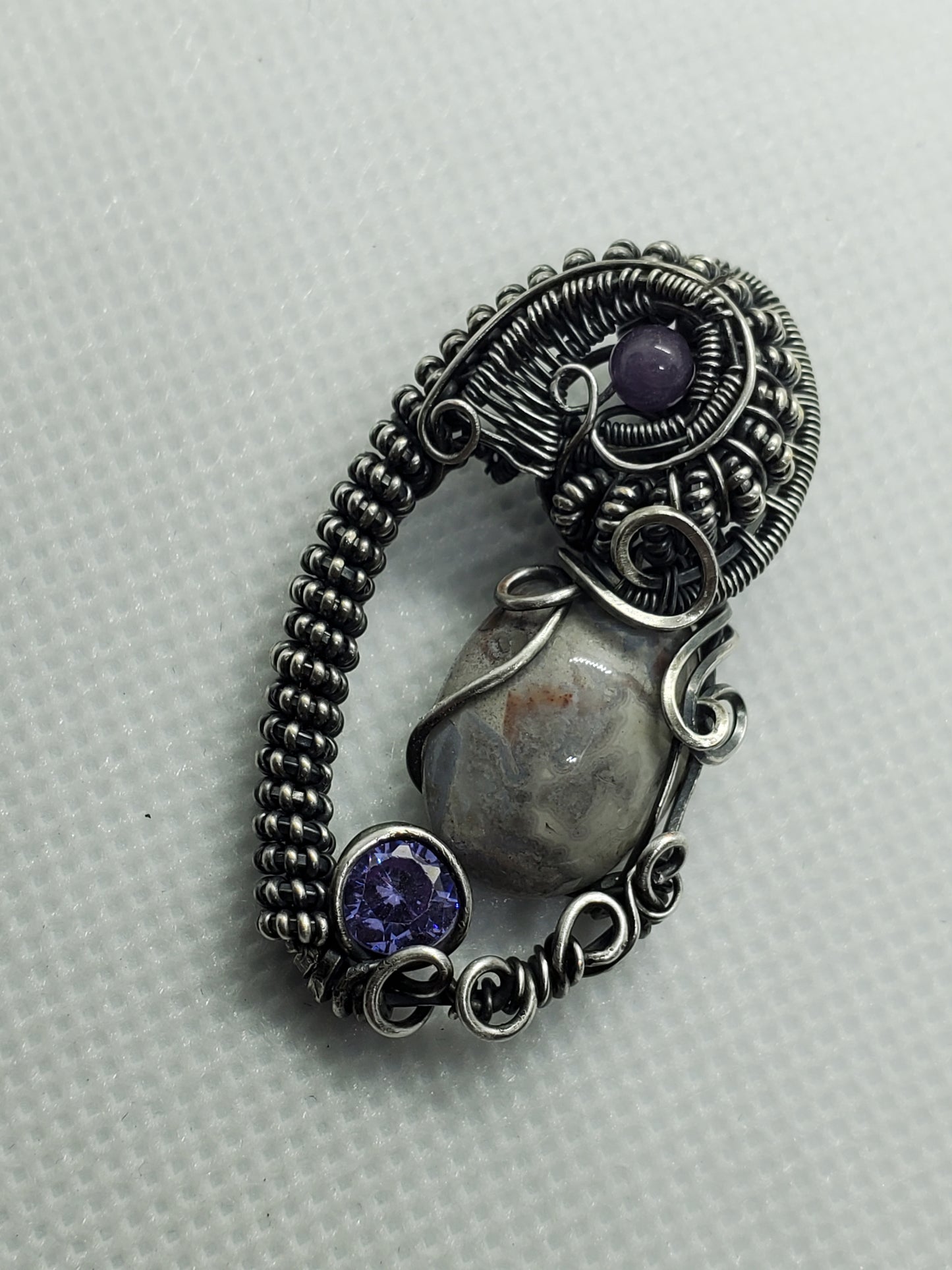 Lace agate with purple sapphire