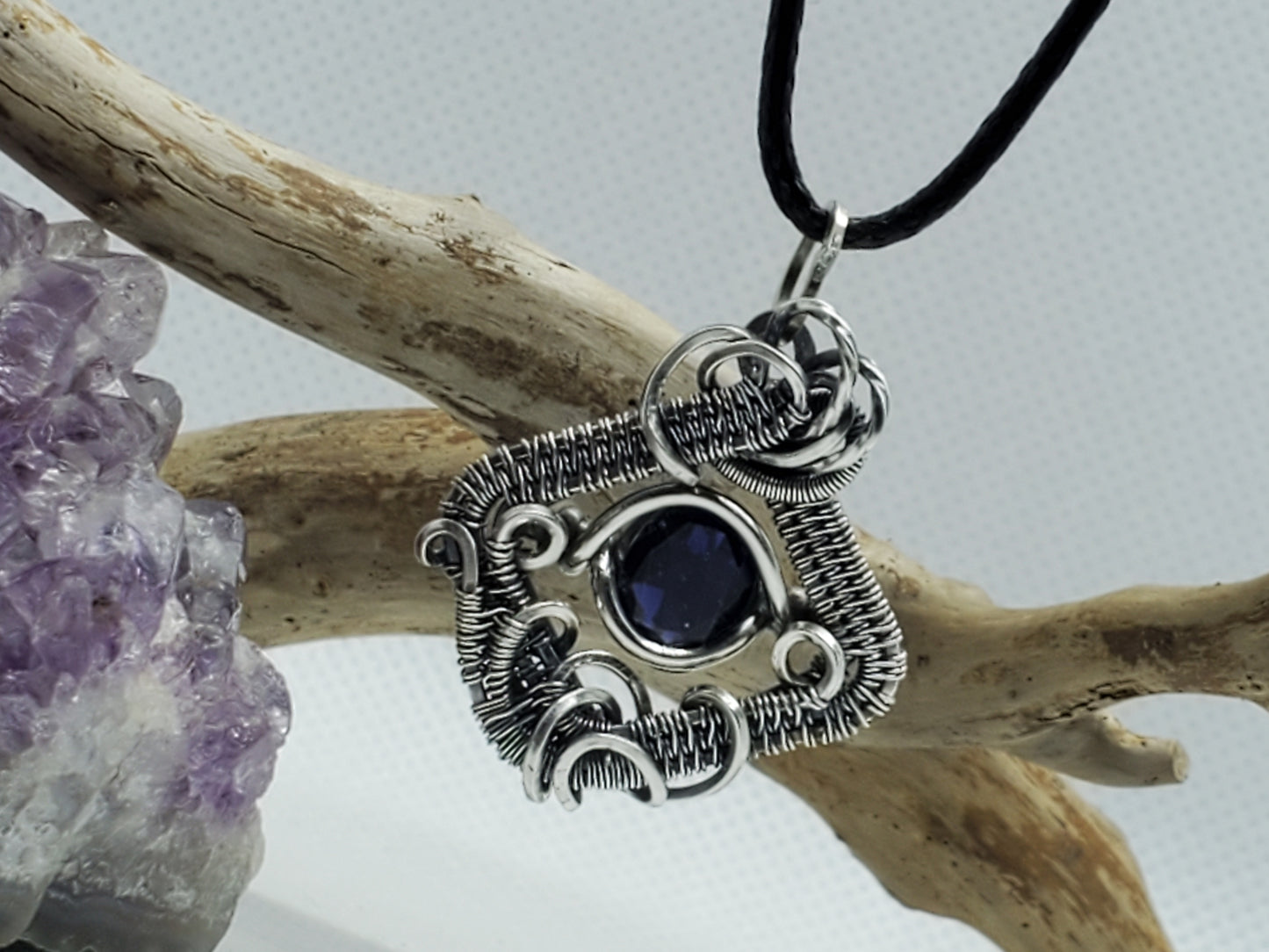 Deep purple tanzanite eye