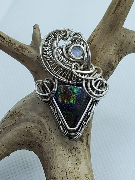 Ammolite pendant