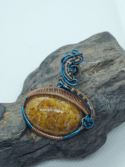 Honeycomb glass with blue stainless steel