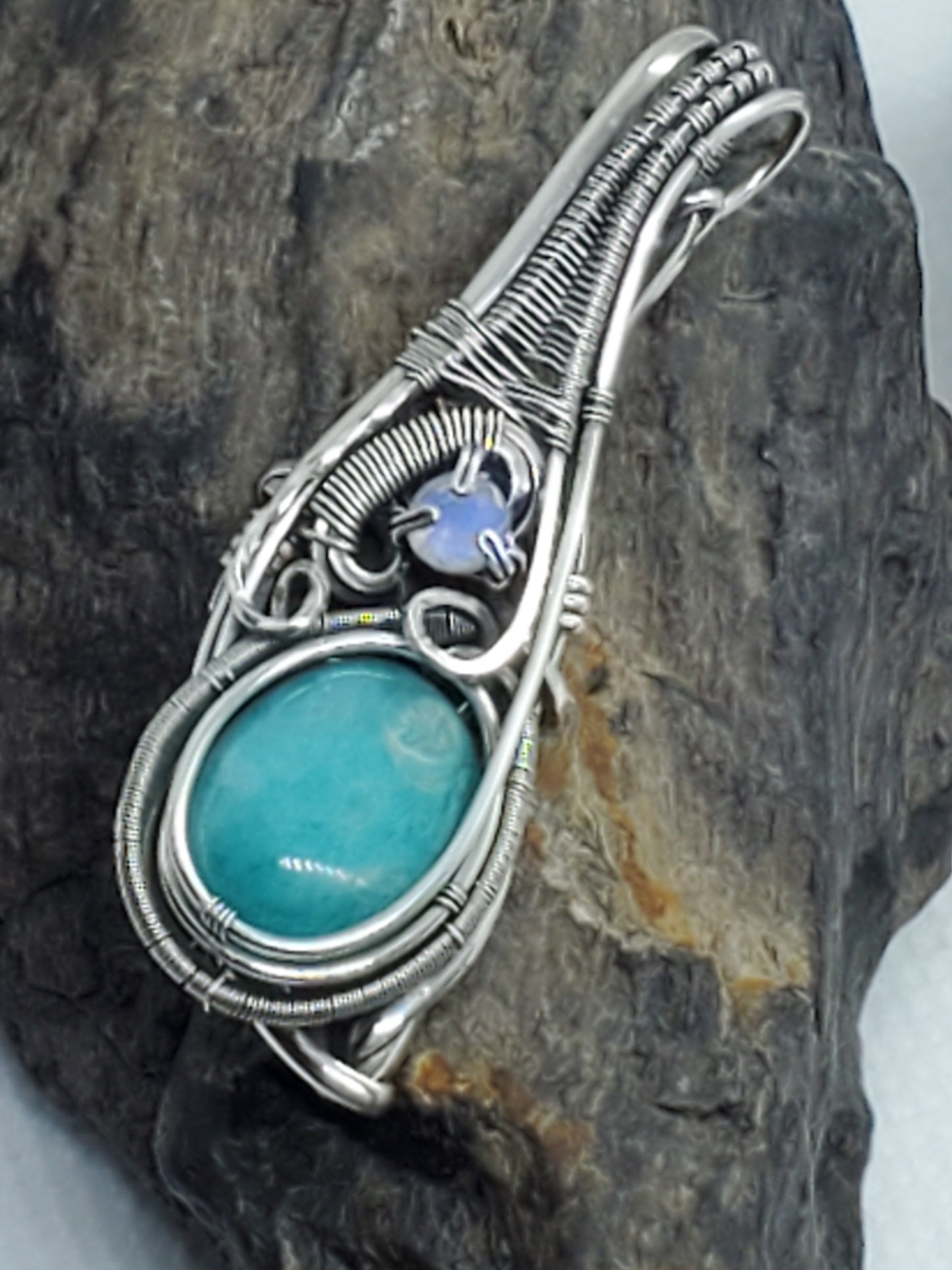 Amazonite & moonstone facet
