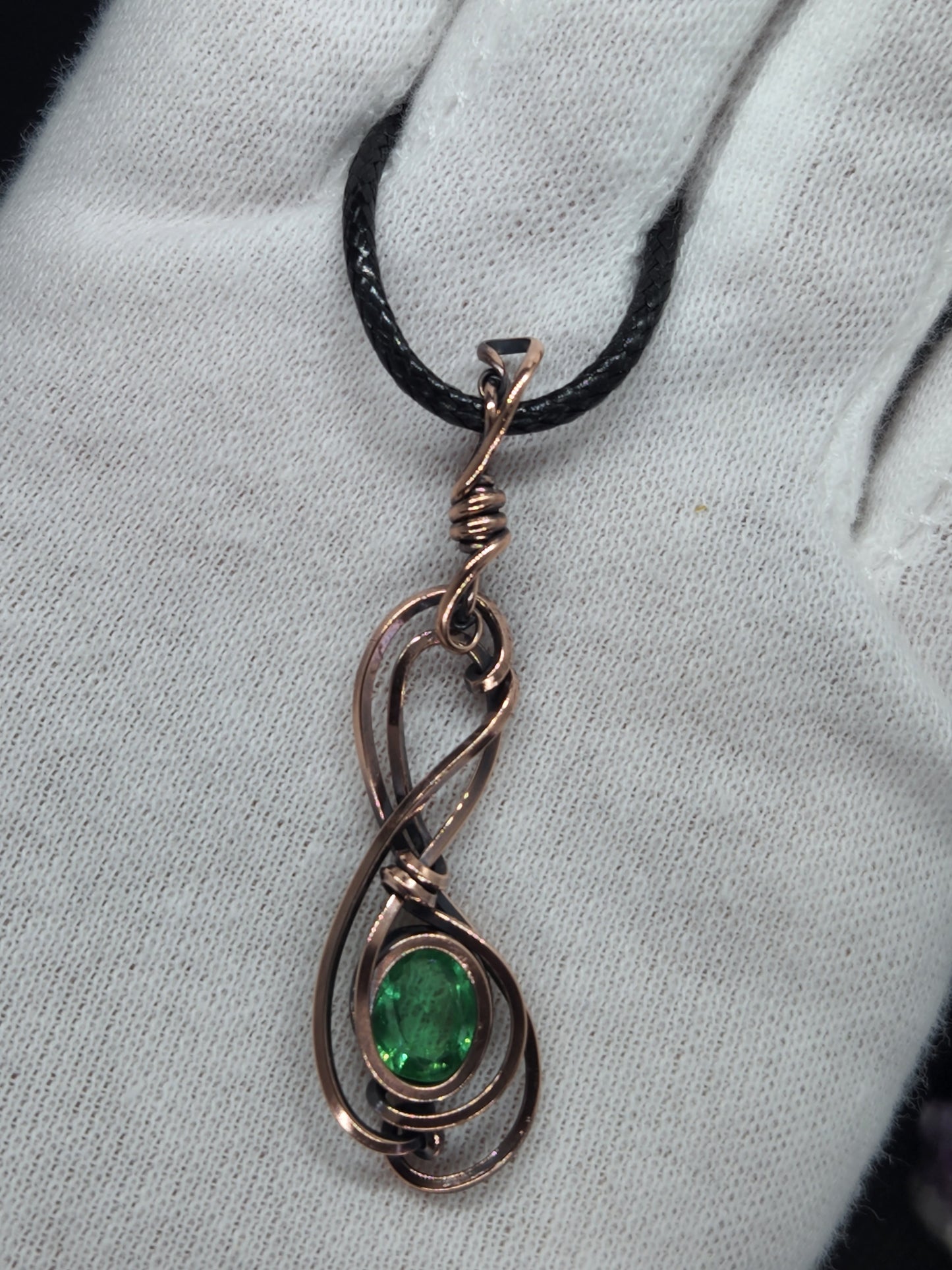 Grandiderite hanging mini